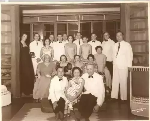 她兩次喪夫,98歲患癌,卻仍然愛美穿高跟鞋、畫紅妝、噴香水,現在111歲的她變成這樣......
