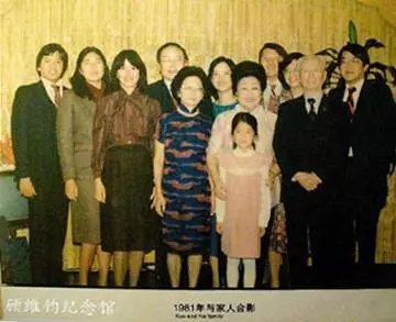 她兩次喪夫,98歲患癌,卻仍然愛美穿高跟鞋、畫紅妝、噴香水,現在111歲的她變成這樣......