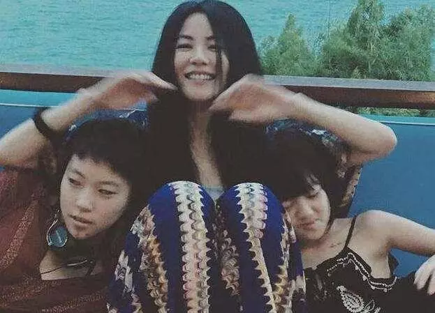 百億家產繼承無望,李嘉欣的兒子就上不了貴族學校了?