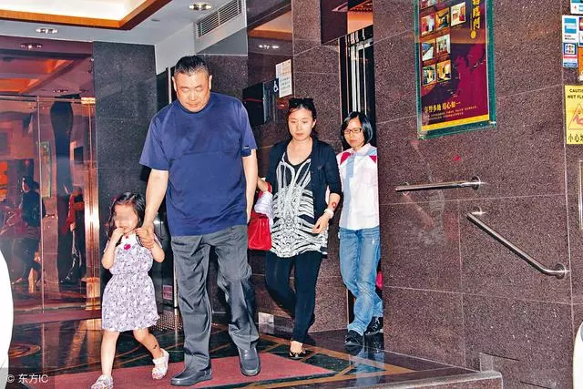 百億家產繼承無望,李嘉欣的兒子就上不了貴族學校了?