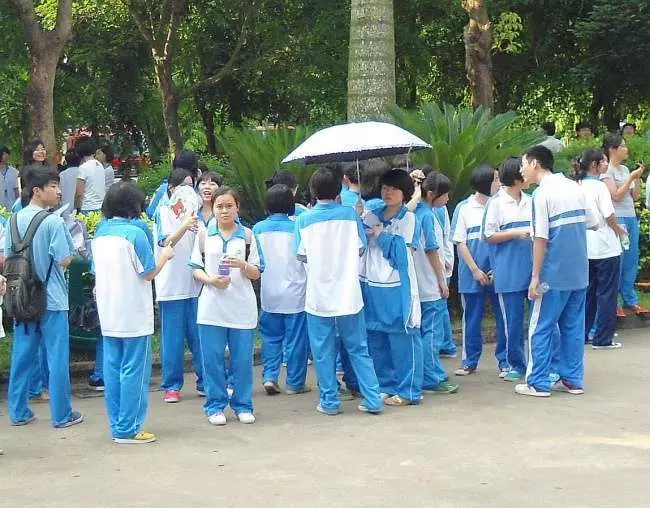 16張「風格很不一樣」的各國學生制服照 越南女學生「全白服飾」公認第一名