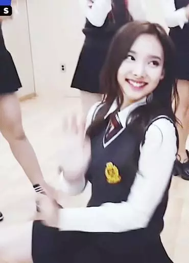 [TWICE][分享]190221 旅個遊都像拍畫報一樣粉絲夏威夷偶遇MINA
