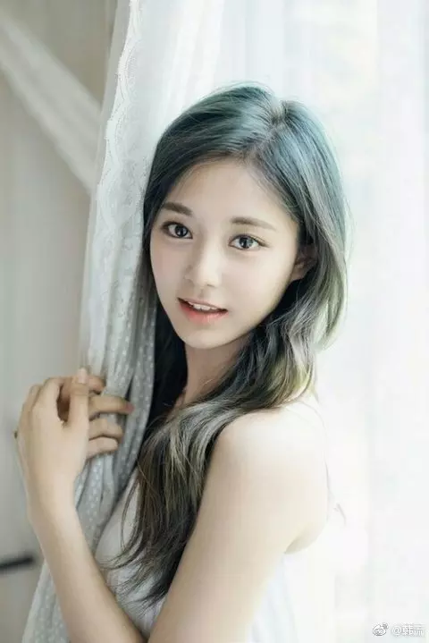 [TWICE][分享]190221 旅個遊都像拍畫報一樣粉絲夏威夷偶遇MINA