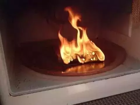 還在用微波爐加熱這些?這份易燃易爆危險名單快收好!