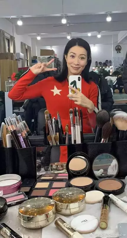 TVB花旦又聚會啦,第一眼只認出蔡少芬,黎姿郭可盈感覺分不清了!