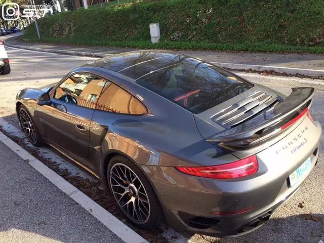 全球唯一一個,汽車比人多的國家,沒紅綠燈,而且還沒機場