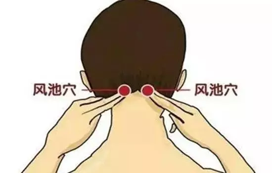做不了這3個動作的人,你的頸椎病已經傷到肩,再不注意就危險了
