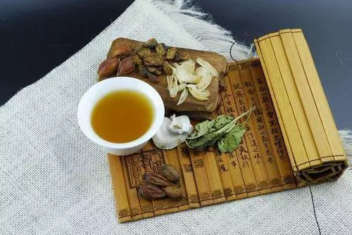 男女過了50歲,睡前吃「3物」!老年不「中風」,長壽會靠近你