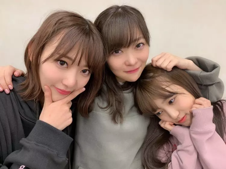 左邊右邊你選誰?深田恭子與小自己10歲的人氣女偶像合影竟然. ..