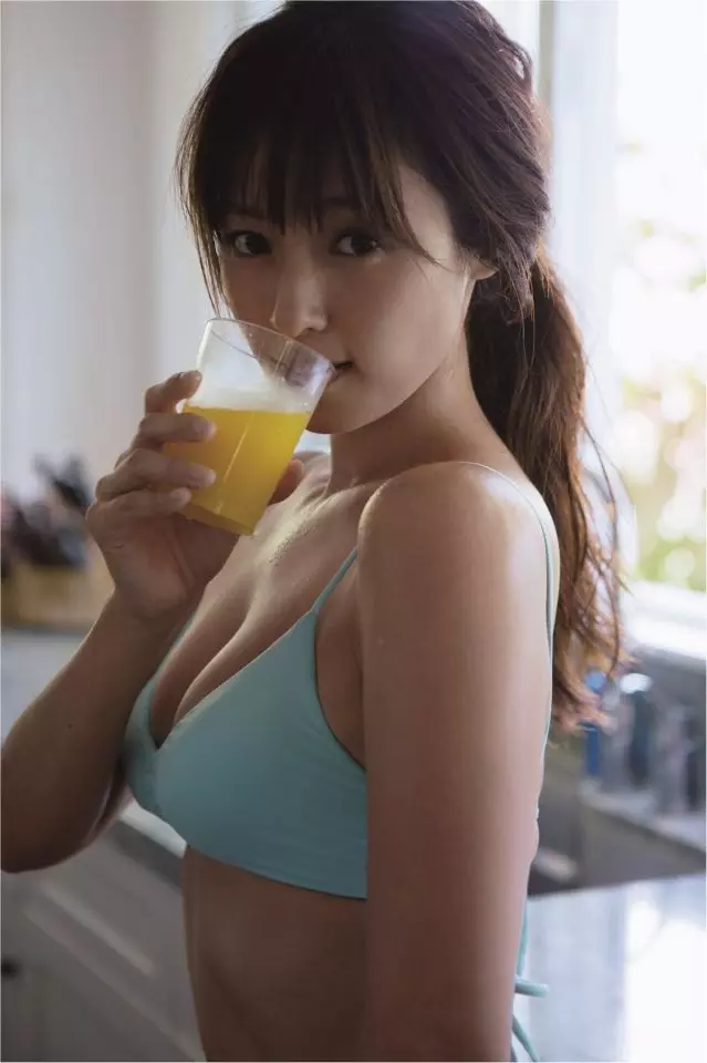 左邊右邊你選誰?深田恭子與小自己10歲的人氣女偶像合影竟然. ..