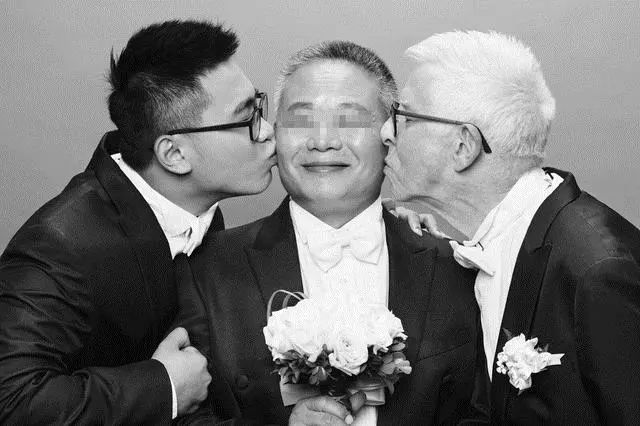 差51歲跨國爺孫戀完婚!24歲台男「愛上75歲英國老爹」爸爸也入鏡婚紗照:「不傳宗接代沒關係!」