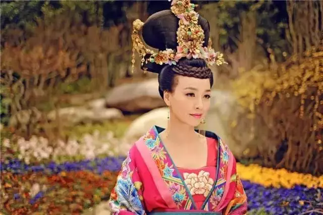她是唯一做過「9次試管嬰兒」的女明星,三年挨了一千多針,懷孕時只能在家裡爬行!沒想到孩子出生後...