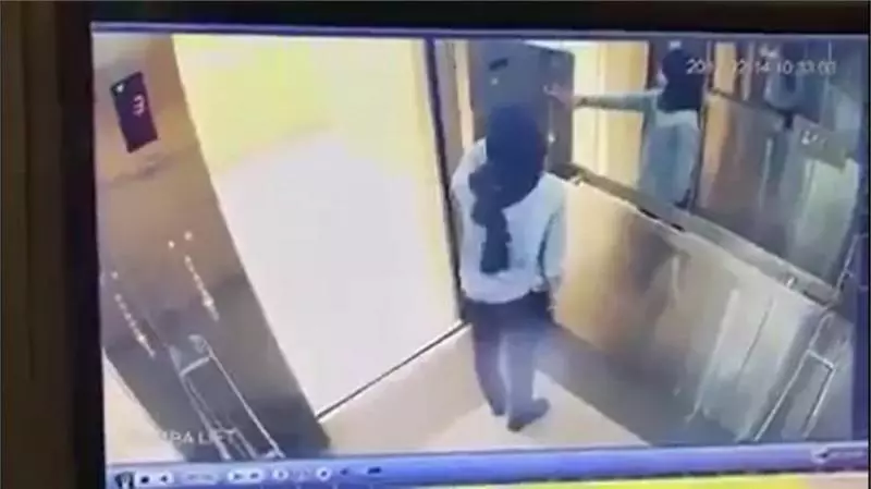 大馬女生一進電梯就「大變樣」?卻不知全程被閉路電視拍下!