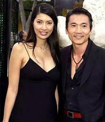 洪金寶唯一徒弟,武功好演技好卻一直不紅,娶了10大名模為妻!想不到他的老婆竟是「她」!