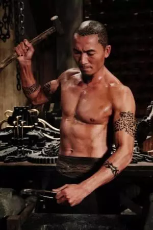 洪金寶唯一徒弟,武功好演技好卻一直不紅,娶了10大名模為妻!想不到他的老婆竟是「她」!