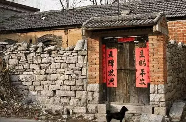 公婆偏心、新房給弟弟,舊房分給哥哥,不久公婆和弟弟就後悔死了