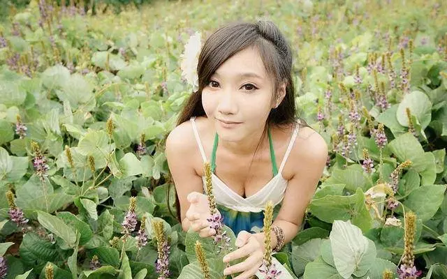懷孕八個月她被婆婆趕出家門凈身出戶,兩年後他們哭著求她回去!