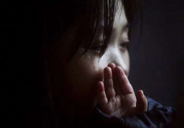 「原以為你爸是為我遮風擋雨,沒想到這一生的風雨都是他帶來的」一段媽媽想對孩子說,卻說不出口的話
