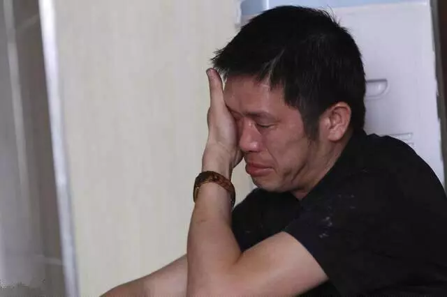 有了錢的小叔子,常年不回家,出了意外被送回家,我罵他自私