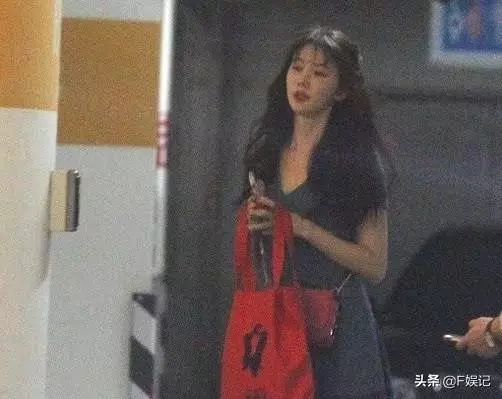 7分鐘變裝!44歲林志玲參加聚會少女感爆棚,與閨蜜們合影好似兩代人!