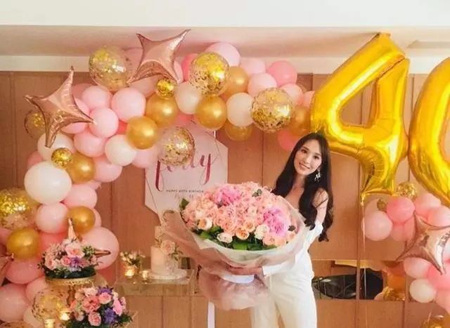 吳佩慈女兒「不到1歲就背12萬愛馬仕」,住價值203億的城堡!