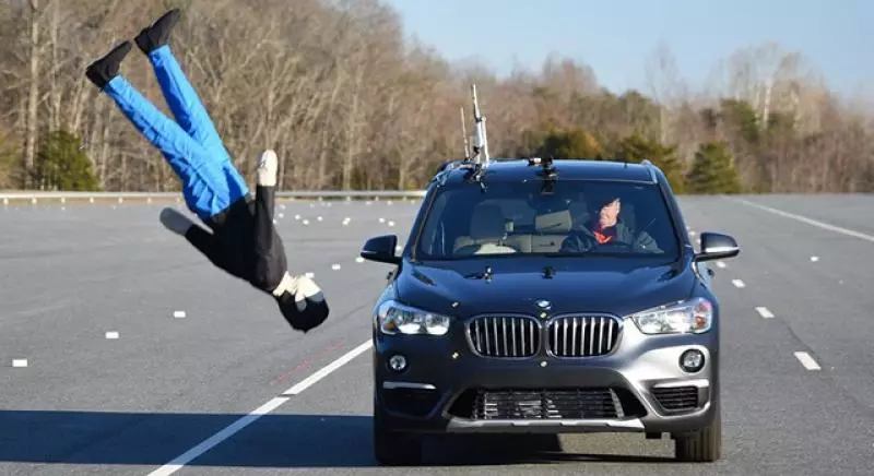 11 款熱賣休旅受測 IIHS 自動煞停新關卡,竟只有這兩台完全過關… - 自由電子報汽車頻道