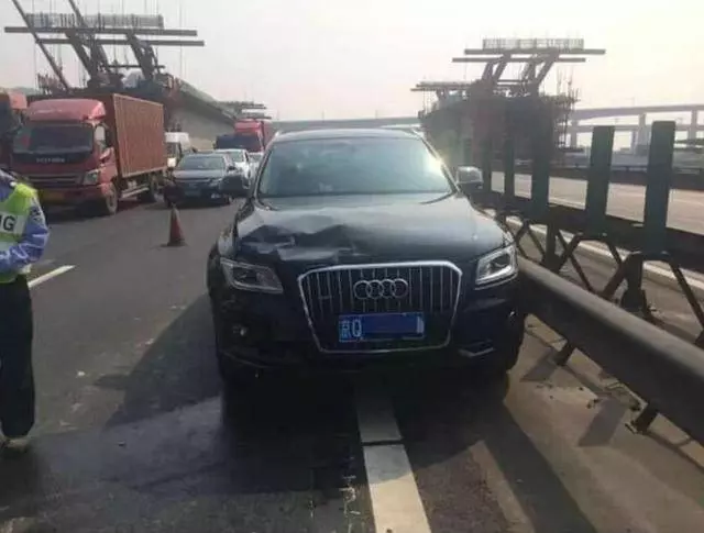 美國兒童科學會：乘車時千萬別把孩子抱在懷裡