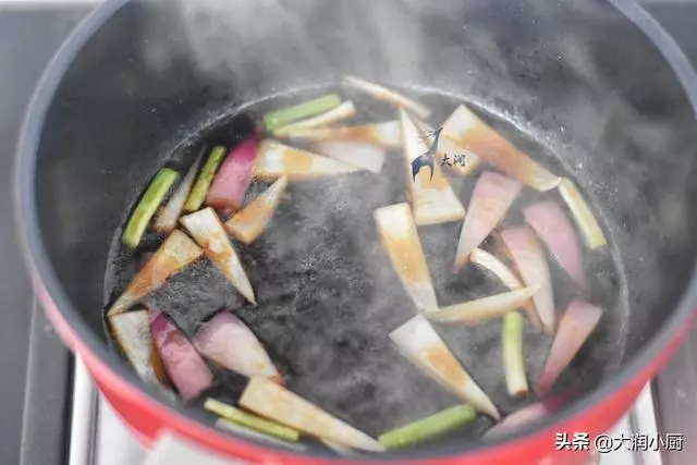 不愛的人覺得噁心,愛它的人卻最識寶,牛排配它竟然細滑香濃