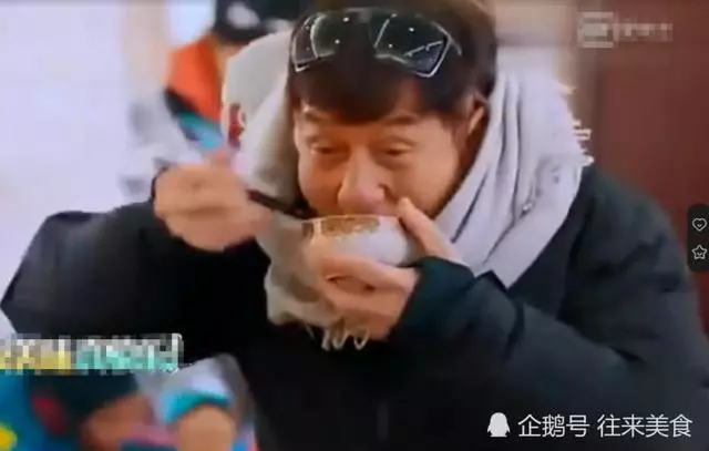 成龍餐廳生意火爆!看到菜單價格後,網友直呼:想要不火都難!