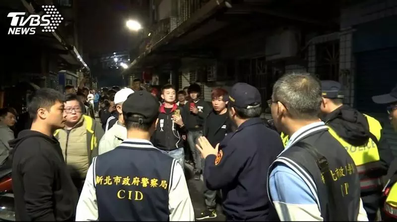 狠心虐童母邊打邊自拍 全是計畫逼夫