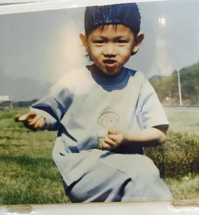 27歲的邊伯賢,乾的事情卻是3歲孩子行為,愛麗懷疑伯賢年齡造假