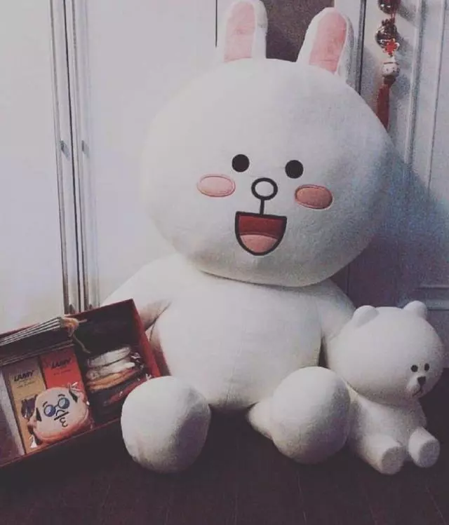 27歲的邊伯賢,乾的事情卻是3歲孩子行為,愛麗懷疑伯賢年齡造假