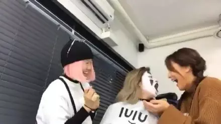 [TWICE][分享]190222 泰國街頭偶遇TWICE！活捉正在購物的彩瑛-定延