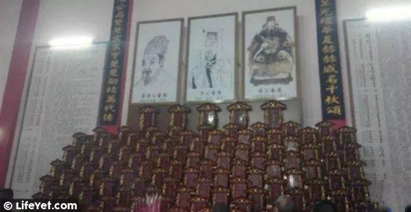 因果報應:祖宗牌位突然倒地,百歲老太當夜去世,6子女齊齊遭雷劈死!