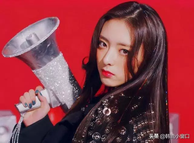 假裝忙內的TWICE,和假裝大姐的ITZY!誰才是JYP的忙內團?