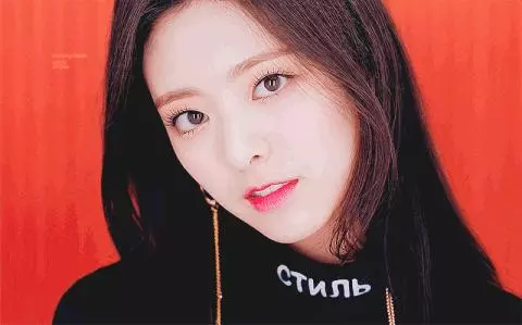 假裝忙內的TWICE,和假裝大姐的ITZY!誰才是JYP的忙內團?