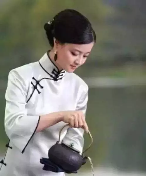 「十肥九富」,這幾個地方有肉的女人最好命