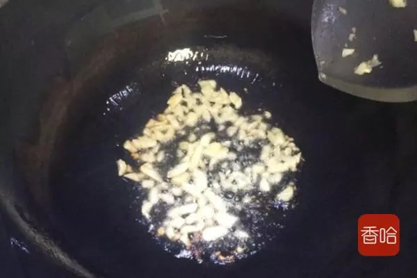 教你剁椒魚頭家常做法,香辣下飯,比飯店做的都好吃,湯汁都不放過