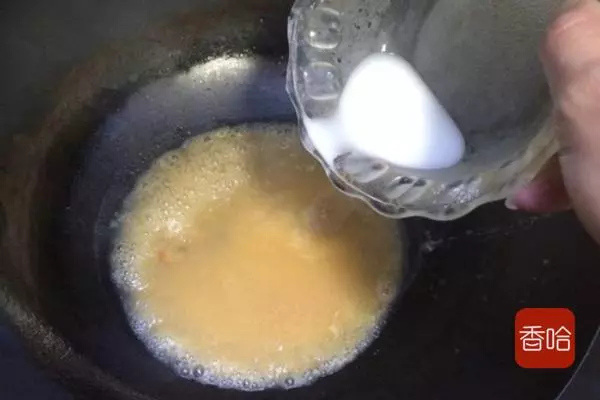 教你剁椒魚頭家常做法,香辣下飯,比飯店做的都好吃,湯汁都不放過