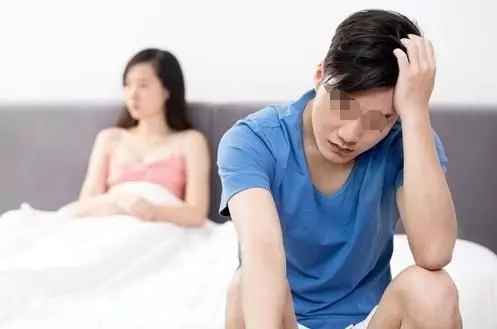 俺騙老公去出差,夜裡偷偷回家,用鑰匙打開門,俺傻住