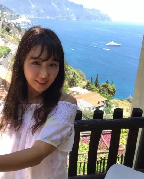 最強美魔女牙醫!50歲超正媽和女兒自拍「以為是姊妹」 私下「火辣S線照」曝光翻身人氣網紅!