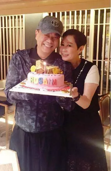 被賭王孫女倒追他卻渾然不知,婚後多年無子也很幸福