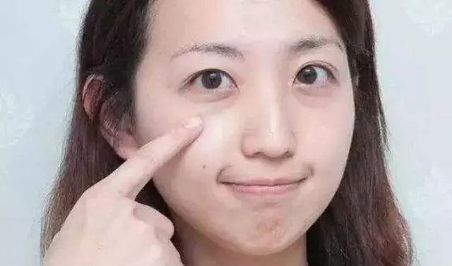 臉上長脂肪粒不要用手擠,教你3個小妙招,就能快速去除脂肪粒! !