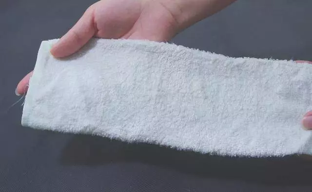 臉上長脂肪粒不要用手擠,教你3個小妙招,就能快速去除脂肪粒! !