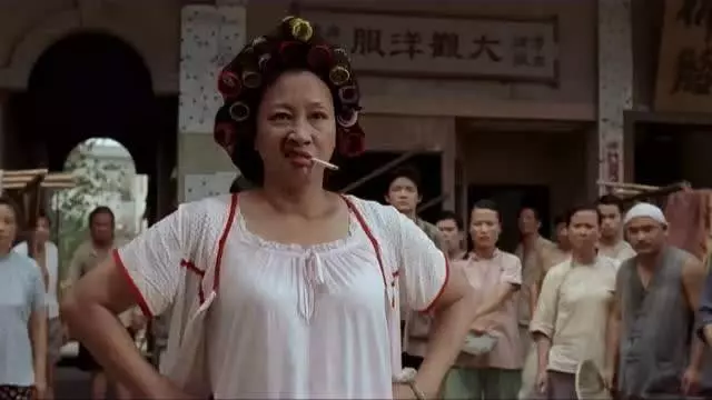 「包租婆」說她年輕時是校花,本以為開玩笑,看到照片後,我信了