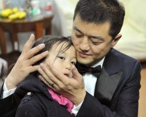 李亞鵬談及娶天后的代價,意外曝光「三女兒」,網友:三女兒姓王