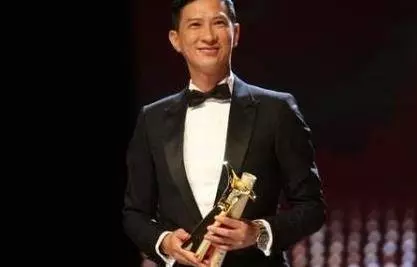 曾是一代天后,當紅時嫁給無名小卒,如今54歲被影帝老公寵成公主!