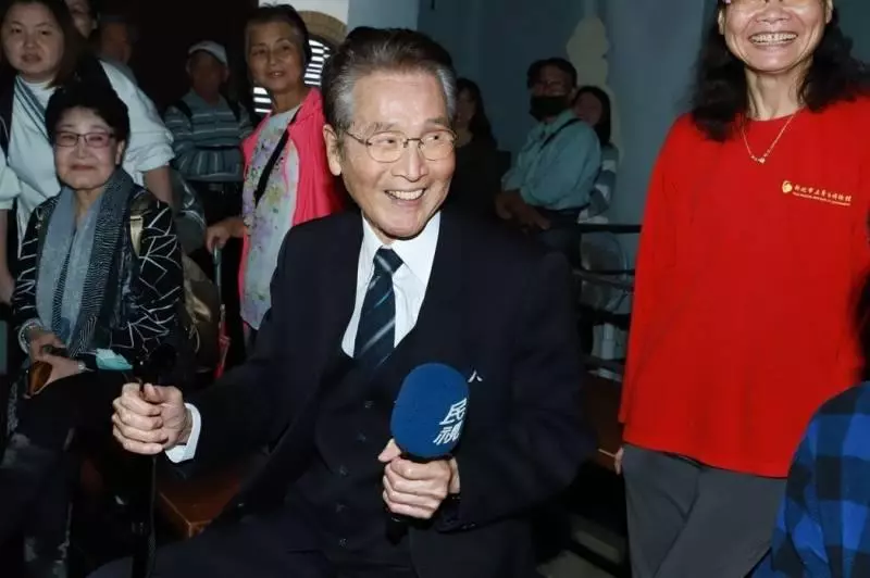 76歲石英「4年沒接八點檔」健康狀況曝光 16年前「兒子捐肝救父」他淚謝慶重生