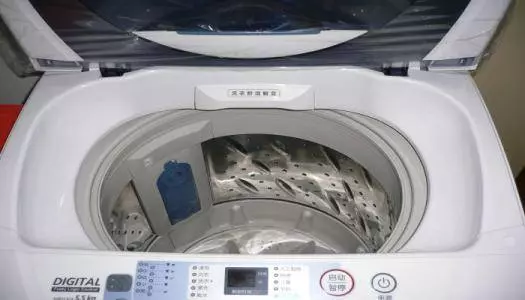 洗衣機用完蓋子是打開還是關上?起碼一半人都搞錯的,壞處多多