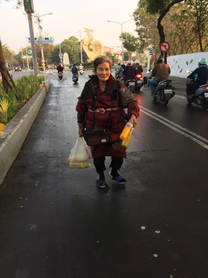 高雄飆車族不怕警察只怕她!「鳳山水果妹」恐怖行徑讓在地人看到秒閃!
